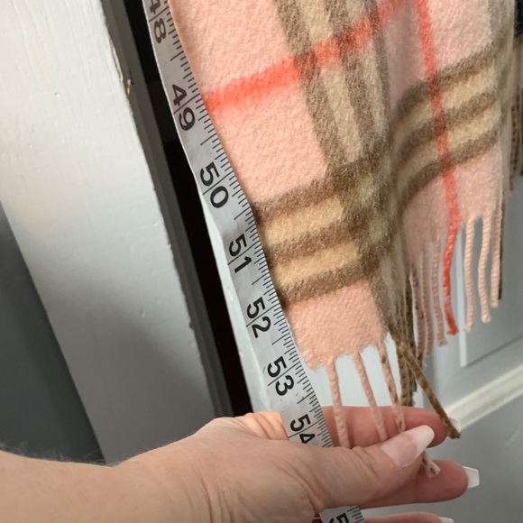 Authentic Burberry pink check 100% cashmere scarf - Picture 9 of 16